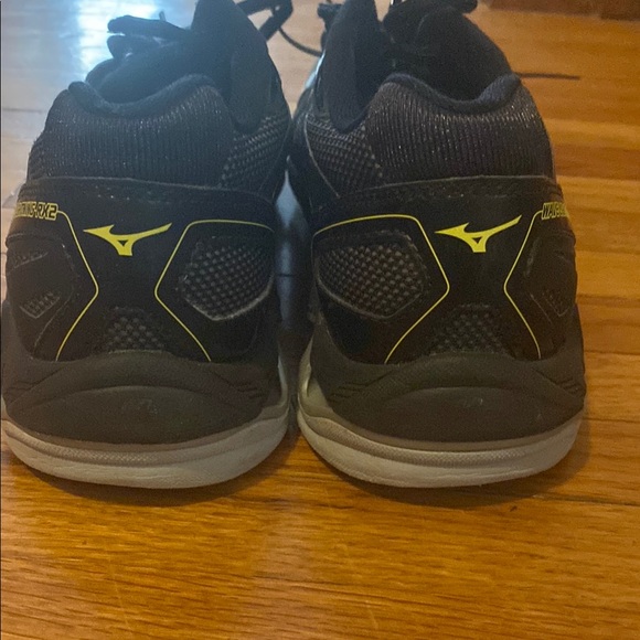 Mizuno Wave Lightning RX2 Black and Silver Athletic Shoes Woman 8 1/2 - Picture 5 of 6